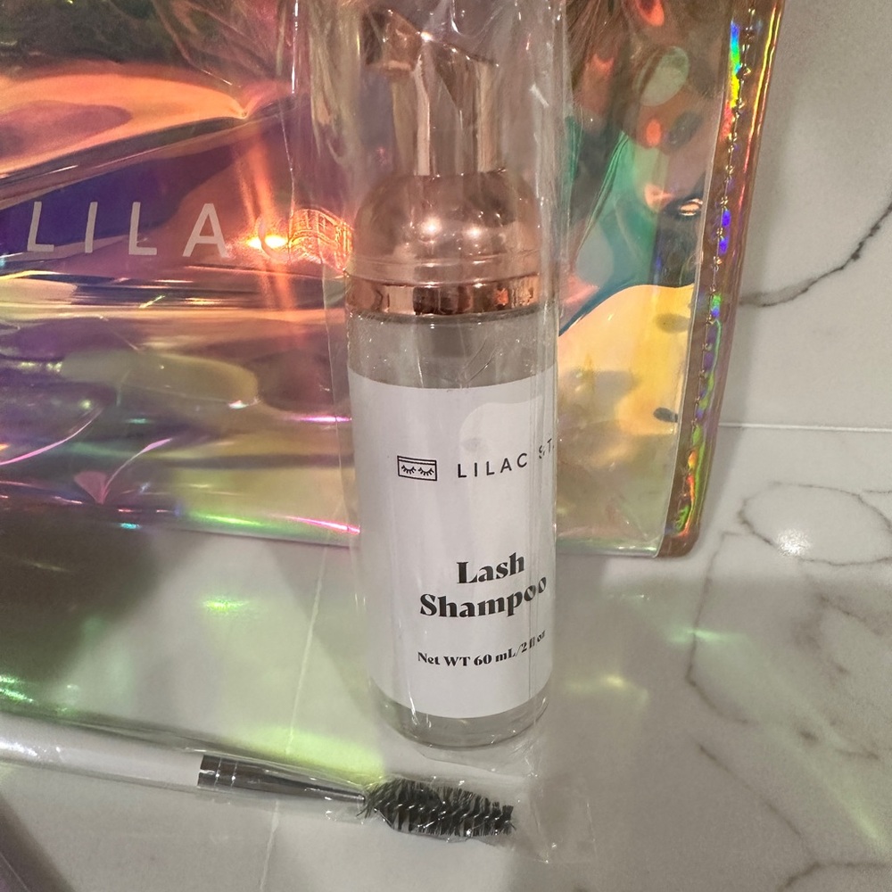 Lilac St Lash Shampoo Bath Kit